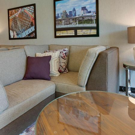Drury Inn & Suites Louisville East Bagian luar foto