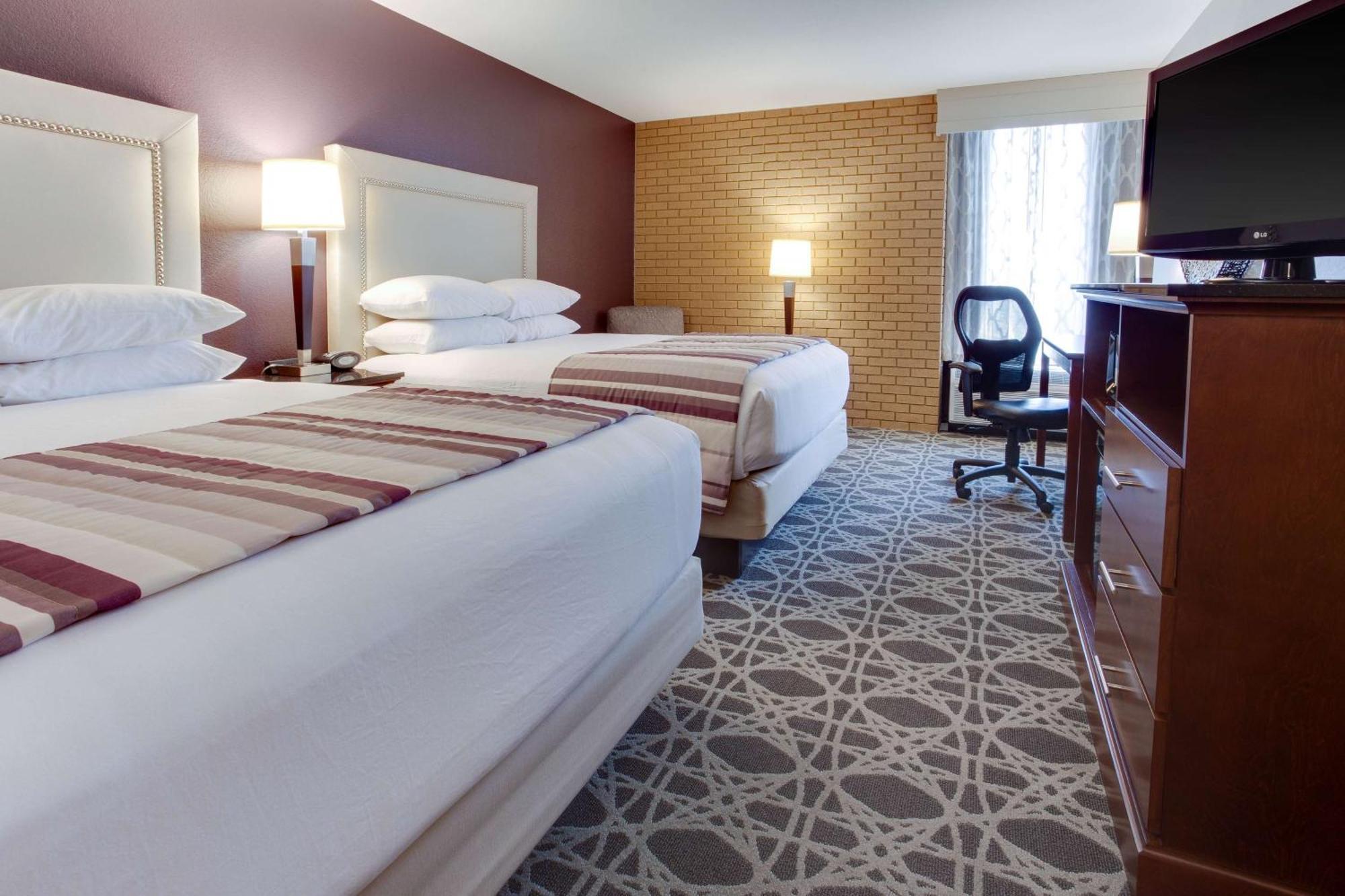 Drury Inn & Suites Louisville East Bagian luar foto
