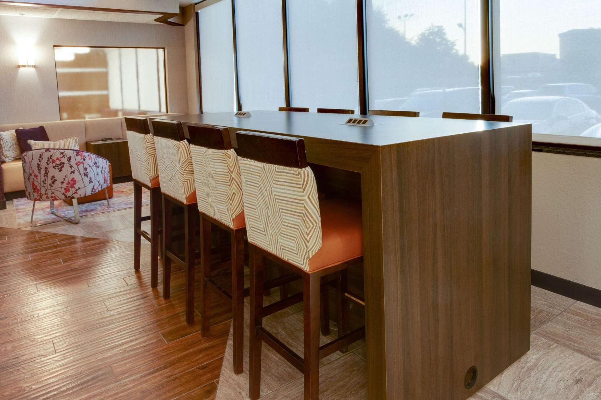 Drury Inn & Suites Louisville East Bagian luar foto