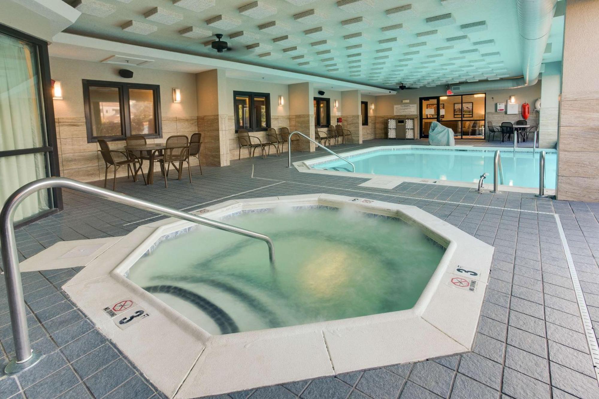 Drury Inn & Suites Louisville East Bagian luar foto