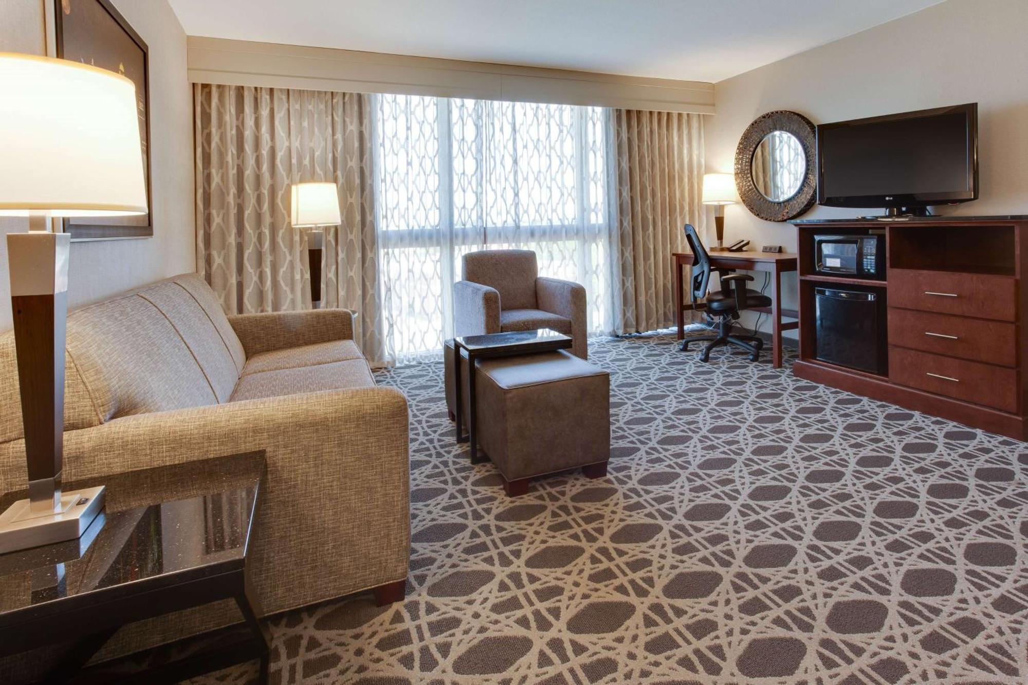 Drury Inn & Suites Louisville East Bagian luar foto
