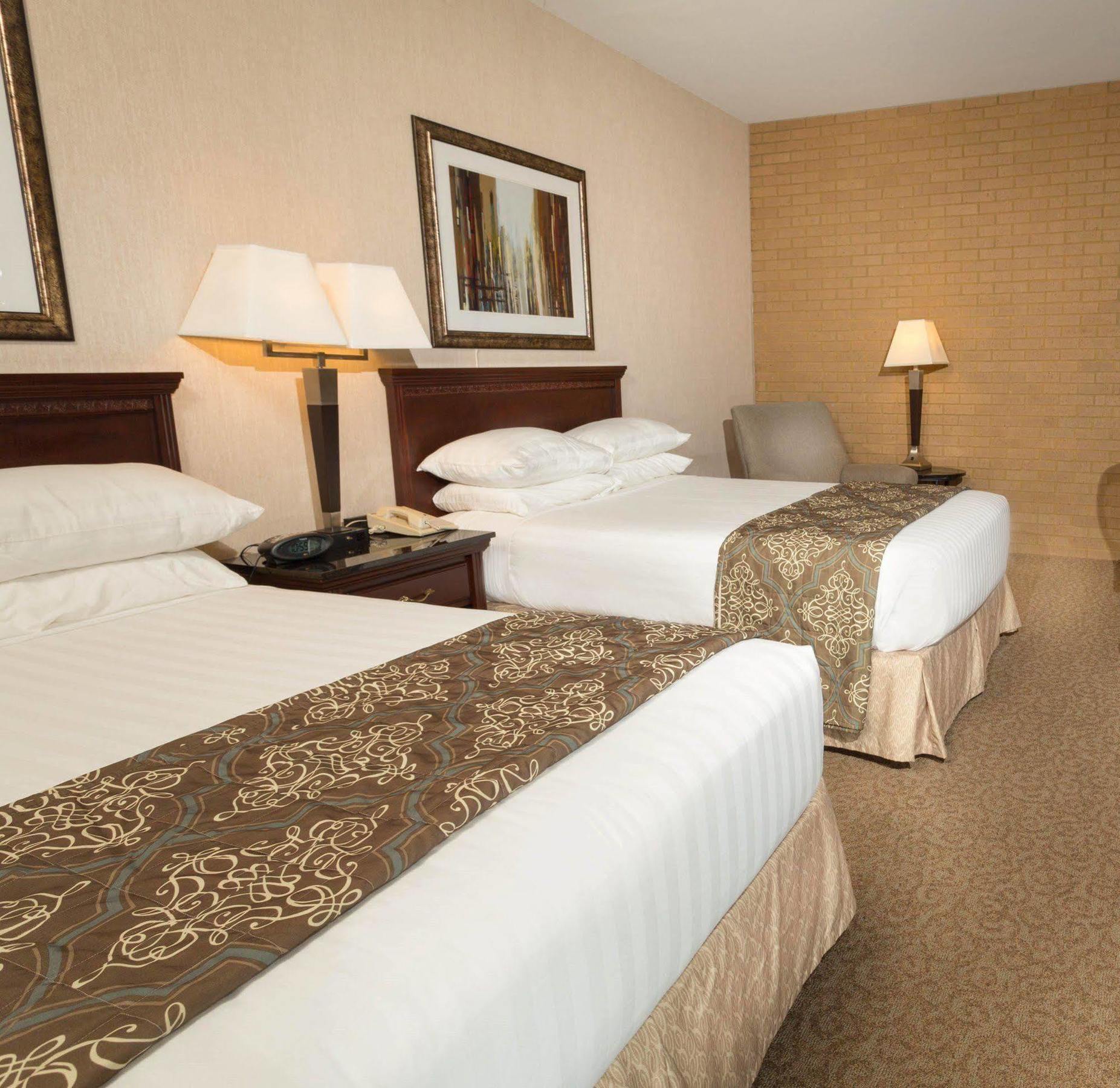Drury Inn & Suites Louisville East Bagian luar foto